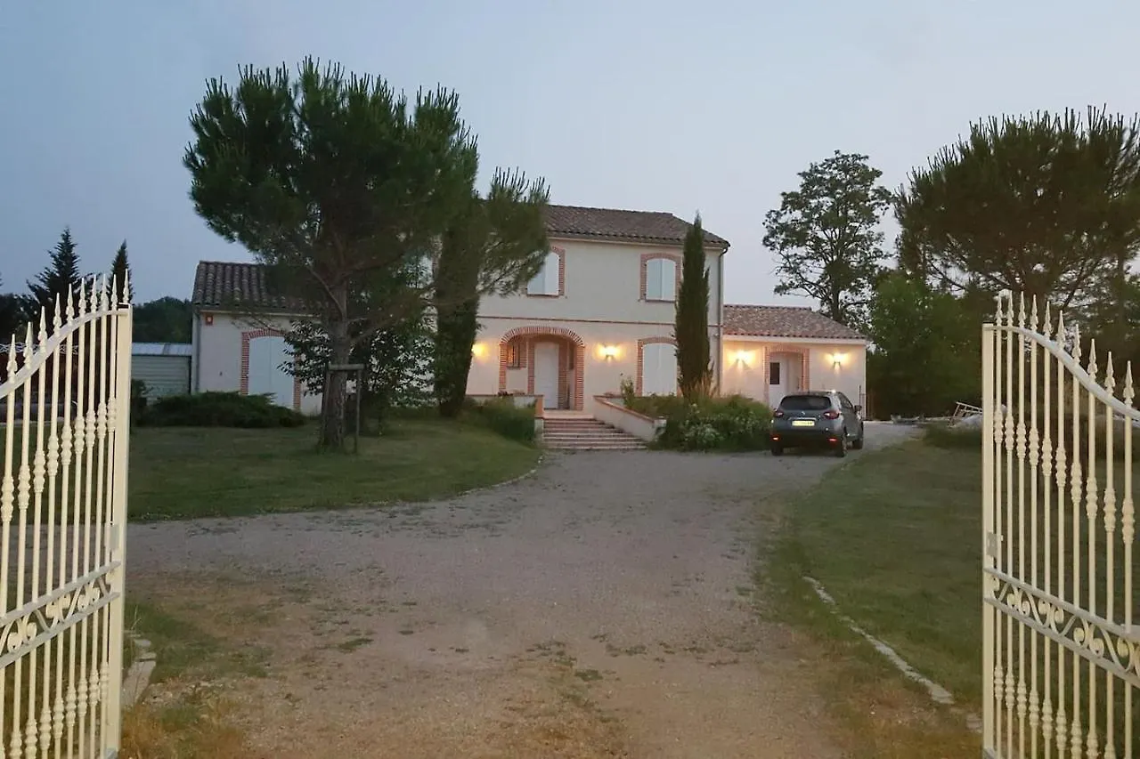Logement de 42 m2 tout confort en campagne pour un couple Cahuzac-sur-Vère France