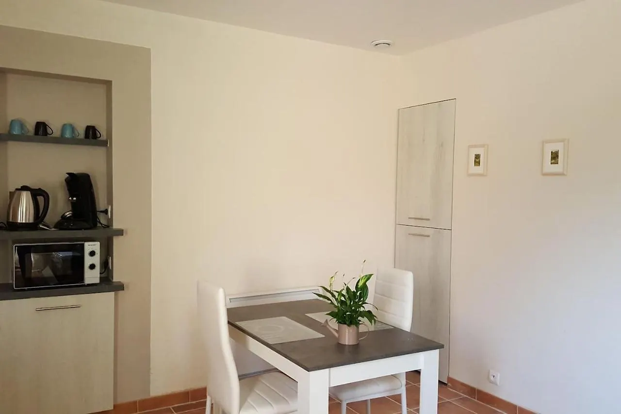 Apartment Logement Avec Piscine, Classe 3 Etoiles, De 42 M2 Tout Confort Au Calme Pour Un Couple Cahuzac-sur-Vere